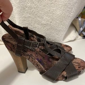 High heel brown leather sandals